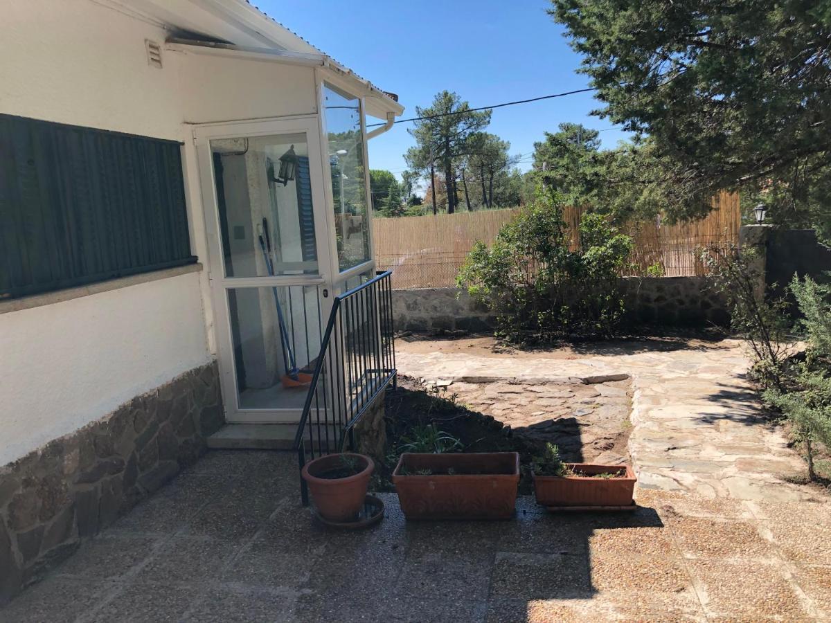 Casa Rural Los Olivos De Robledo De Chavela La Estacion Exterior foto